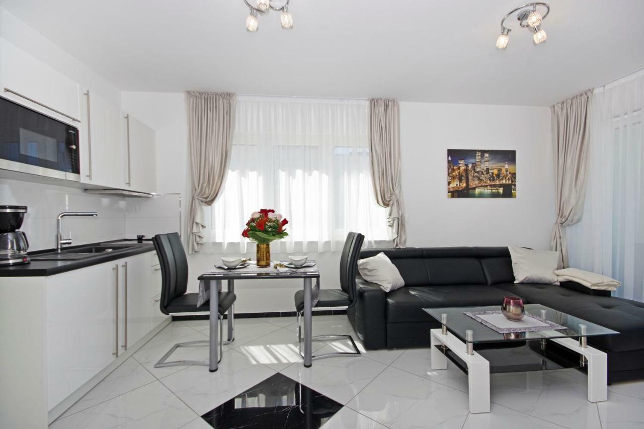 Villa Inis Makarska Exterior foto