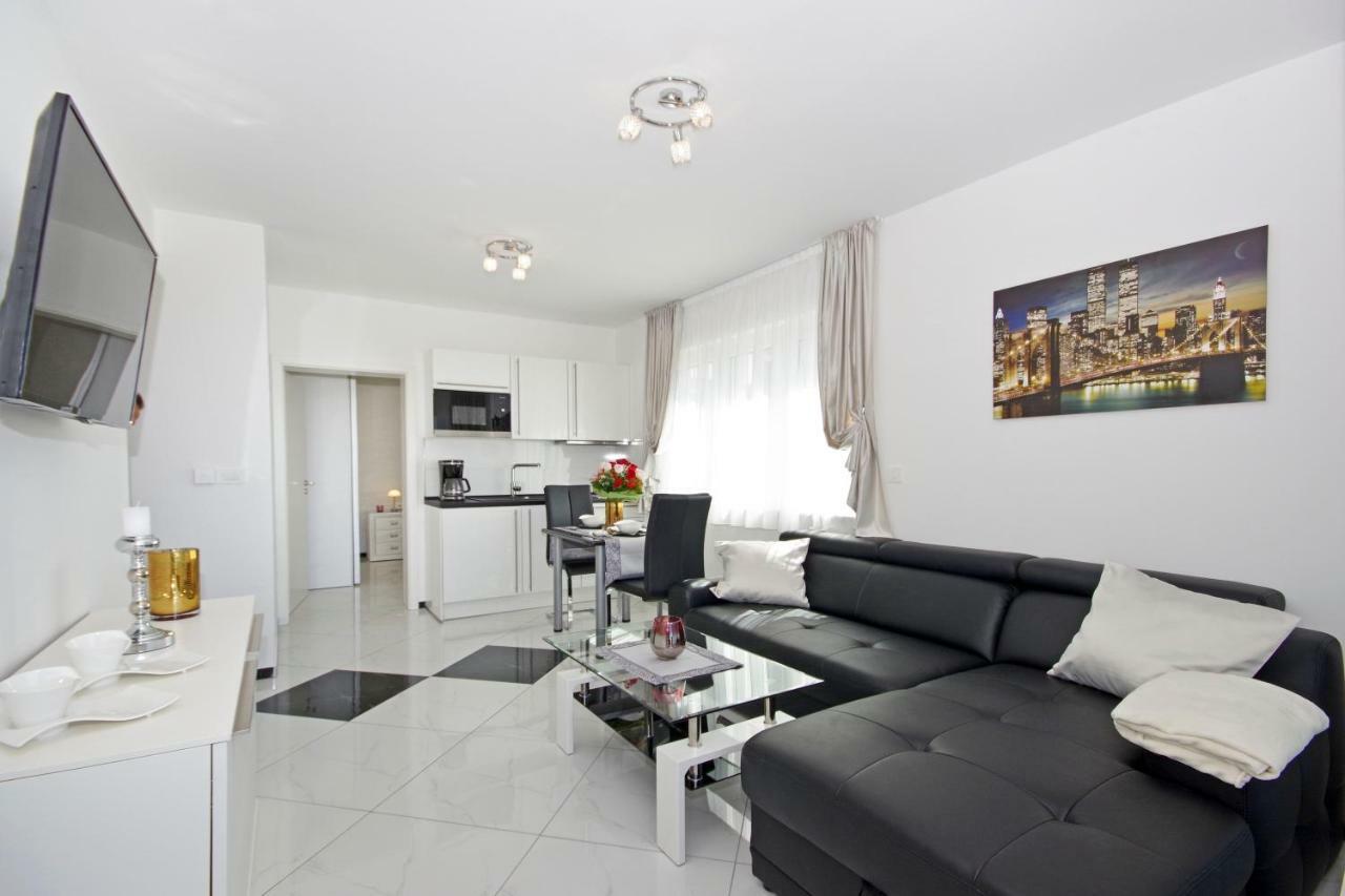 Villa Inis Makarska Exterior foto