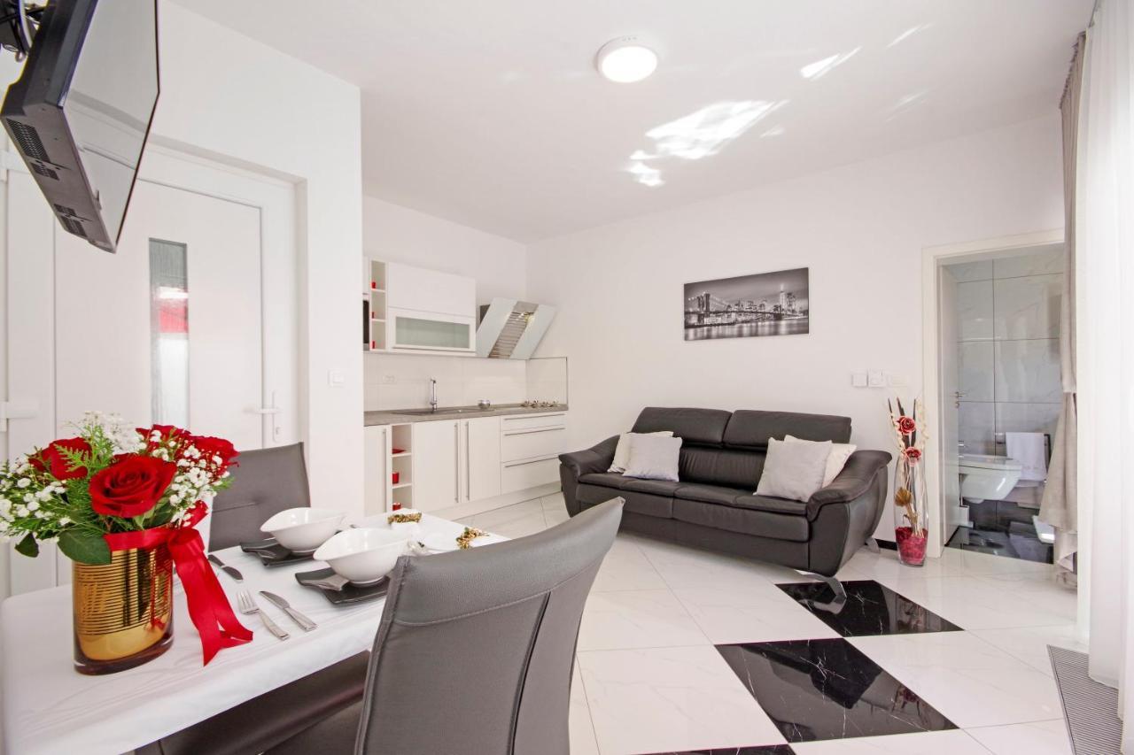 Villa Inis Makarska Exterior foto